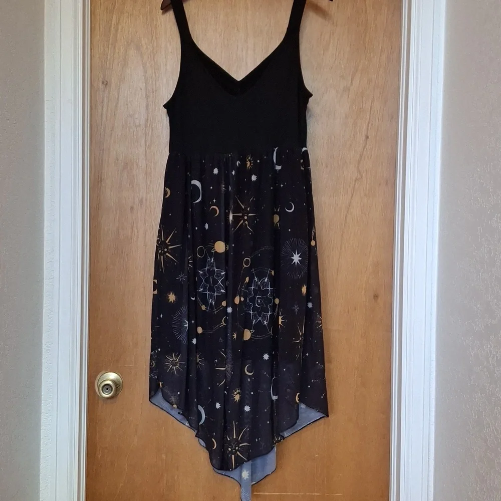 Black and Gold Celestial Dress - Picture 5 of 6